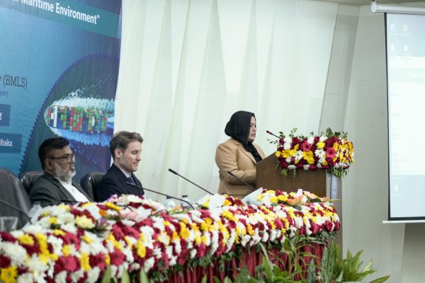 e2cebae8-e6c4-448b-a227-767c0d9d1c3e