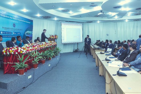 f4cd404f-aac6-4271-8e17-ee5786c2429a